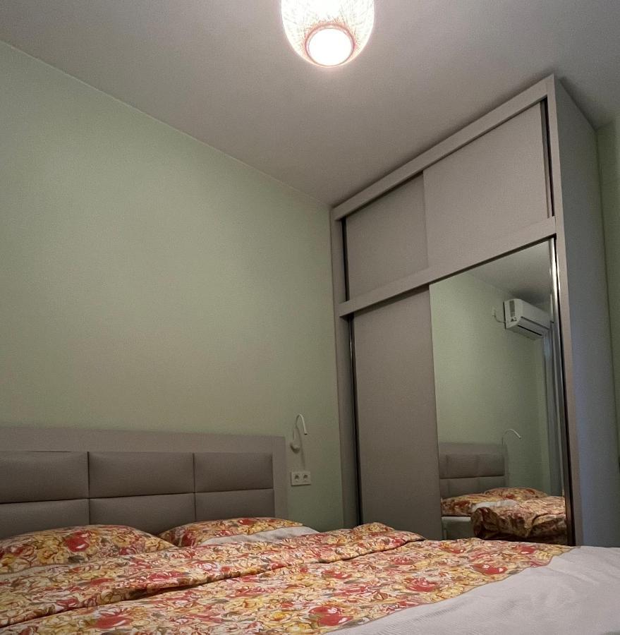 Izo'S Home Kutaisi Bagian luar foto